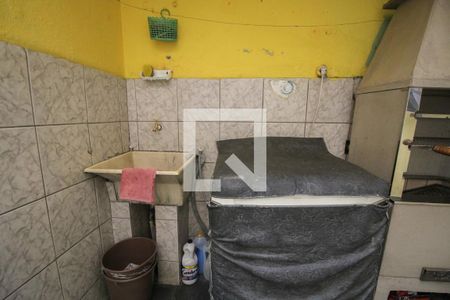 Casa à venda com 100m², 2 quartos e sem vagaarea de serviço / churrasqueira