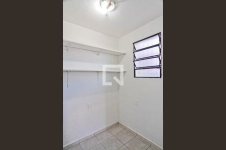 Casa à venda com 148m², 3 quartos e 3 vagas Casa à venda com 148m², 3 quartos e 3 vagasEscritório