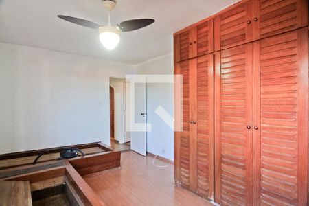 Casa à venda com 148m², 3 quartos e 3 vagas Casa à venda com 148m², 3 quartos e 3 vagasQuarto
