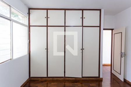 Apartamento para alugar com 80m², 3 quartos e 1 vaga Apartamento para alugar com 80m², 3 quartos e 1 vagaArmário do Quarto 2