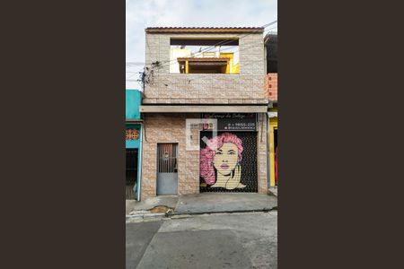 Casa à venda com 100m², 2 quartos e sem vaga Casa à venda com 100m², 2 quartos e sem vagaFachada