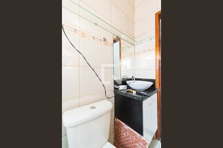 Casa à venda com 100m², 2 quartos e sem vaga Casa à venda com 100m², 2 quartos e sem vagaBanheiro Social