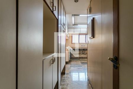 Apartamento para alugar com 300m², 3 quartos e 6 vagas Apartamento para alugar com 300m², 3 quartos e 6 vagasDispensa