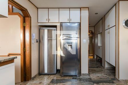 Apartamento para alugar com 300m², 3 quartos e 6 vagas Apartamento para alugar com 300m², 3 quartos e 6 vagasCozinha