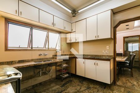 Apartamento para alugar com 300m², 3 quartos e 6 vagas Apartamento para alugar com 300m², 3 quartos e 6 vagasCozinha