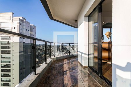 Apartamento para alugar com 300m², 3 quartos e 6 vagas Apartamento para alugar com 300m², 3 quartos e 6 vagasSacada