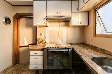 Apartamento para alugar com 300m², 3 quartos e 6 vagas Apartamento para alugar com 300m², 3 quartos e 6 vagasCozinha