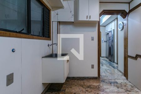 Apartamento para alugar com 300m², 3 quartos e 6 vagas Apartamento para alugar com 300m², 3 quartos e 6 vagasÁrea de Serviço