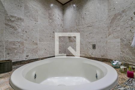 Apartamento para alugar com 300m², 3 quartos e 6 vagas Apartamento para alugar com 300m², 3 quartos e 6 vagasBanheiro - Quarto 4 - Suíte