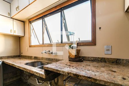 Apartamento para alugar com 300m², 3 quartos e 6 vagas Apartamento para alugar com 300m², 3 quartos e 6 vagasCozinha