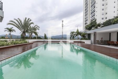 Apartamento para alugar com 300m², 3 quartos e 6 vagas Apartamento para alugar com 300m², 3 quartos e 6 vagasÁrea Comum - Piscina