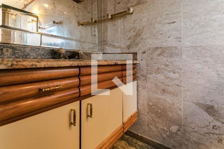 Apartamento para alugar com 300m², 3 quartos e 6 vagas Apartamento para alugar com 300m², 3 quartos e 6 vagasBanheiro - Quarto 3 - Suíte