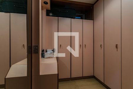 Apartamento para alugar com 300m², 3 quartos e 6 vagas Apartamento para alugar com 300m², 3 quartos e 6 vagasCloset - Quarto 4 - Suíte