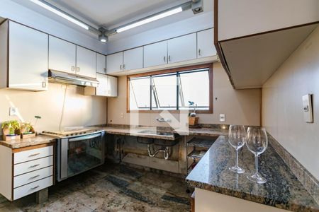 Apartamento para alugar com 300m², 3 quartos e 6 vagas Apartamento para alugar com 300m², 3 quartos e 6 vagasCozinha