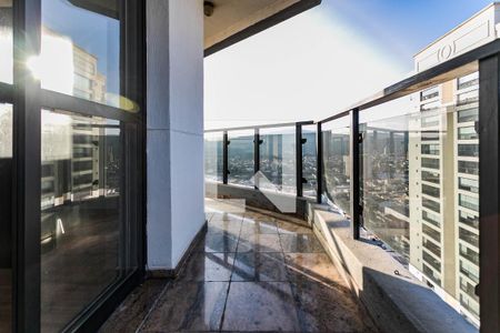 Apartamento para alugar com 300m², 3 quartos e 6 vagas Apartamento para alugar com 300m², 3 quartos e 6 vagasSacada