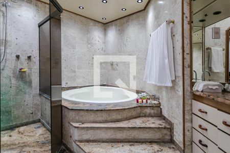 Apartamento para alugar com 300m², 3 quartos e 6 vagas Apartamento para alugar com 300m², 3 quartos e 6 vagasBanheiro - Quarto 4 - Suíte