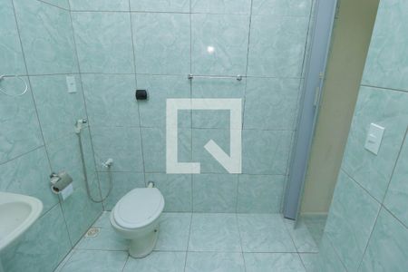 Banheiro de kitnet/studio para alugar com 1 quarto, 50m² em Jardim Vila Nova, Duque de Caxias