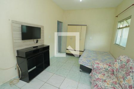 Sala de kitnet/studio para alugar com 1 quarto, 50m² em Jardim Vila Nova, Duque de Caxias