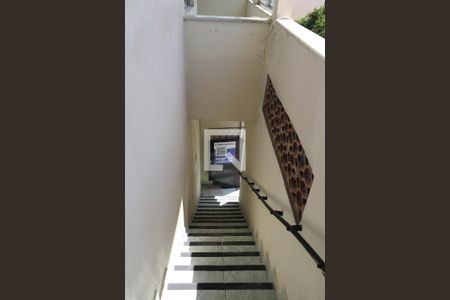 Studio para alugar com 50m², 1 quarto e sem vaga Studio para alugar com 50m², 1 quarto e sem vagaEscadas