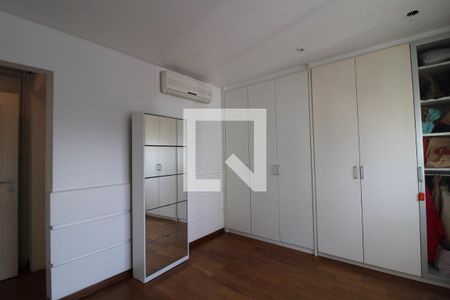 Apartamento à venda com 283m², 4 quartos e 4 vagasSuíte 4
