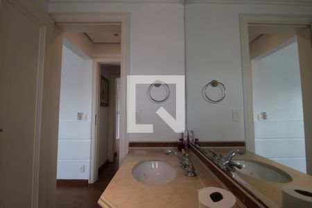 Apartamento à venda com 283m², 4 quartos e 4 vagasBanheiro da Suíte 4