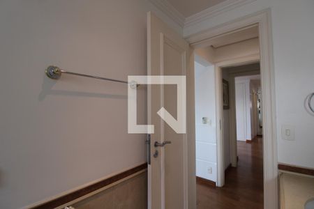 Apartamento à venda com 283m², 4 quartos e 4 vagasBanheiro da Suíte 4