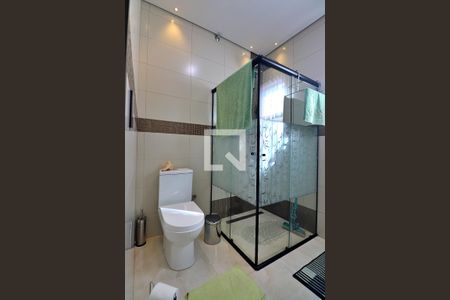 Casa à venda com 288m², 3 quartos e 3 vagasBanheiro da Suíte 2