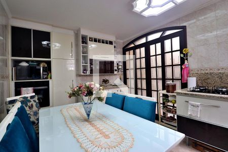 Casa à venda com 288m², 3 quartos e 3 vagasCozinha