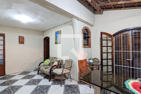 Casa à venda com 149m², 5 quartos e 2 vagas Casa à venda com 149m², 5 quartos e 2 vagasChurrasqueira