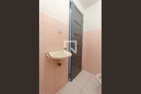 Banheiro de kitnet/studio para alugar com 1 quarto, 40m² em Boca do Rio, Salvador