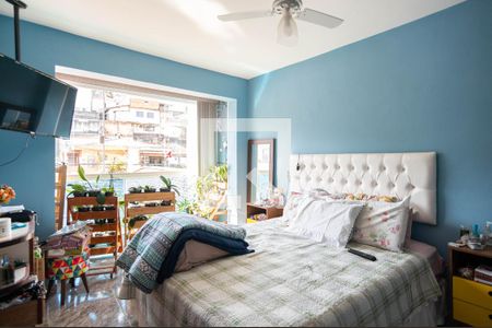 Casa à venda com 280m², 3 quartos e 4 vagas Casa à venda com 280m², 3 quartos e 4 vagasSuíte