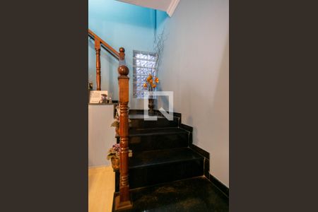 Casa à venda com 280m², 3 quartos e 4 vagas Casa à venda com 280m², 3 quartos e 4 vagasEscadas