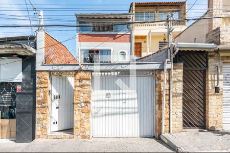 Casa à venda com 280m², 3 quartos e 4 vagas Casa à venda com 280m², 3 quartos e 4 vagasFachada