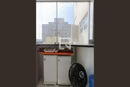 Lavanderia de casa de condomínio para alugar com 2 quartos, 130m² em Aparecida, Santos