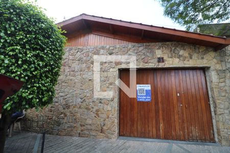 Casa à venda com 300m², 4 quartos e 4 vagasFachada