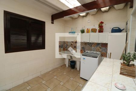 Casa à venda com 300m², 4 quartos e 4 vagasÁrea de Serviço
