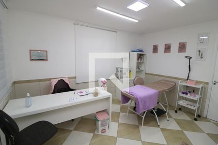 Casa à venda com 300m², 4 quartos e 4 vagasEscritório