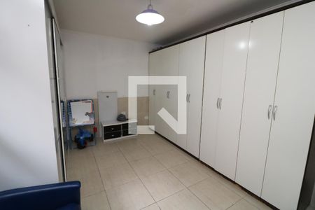 Casa à venda com 300m², 4 quartos e 4 vagasSuite