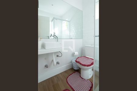Banheiro da suíte 1 de casa de condomínio à venda com 4 quartos, 230m² em Vargem Pequena, Rio de Janeiro