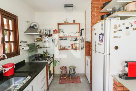 Casa à venda com 125m², 2 quartos e 2 vagas Casa à venda com 125m², 2 quartos e 2 vagasCozinha