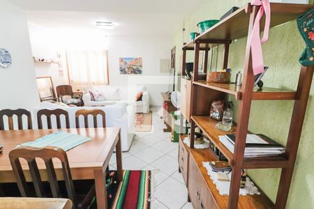 Sala de casa à venda com 2 quartos, 125m² em Ferreira, São Paulo