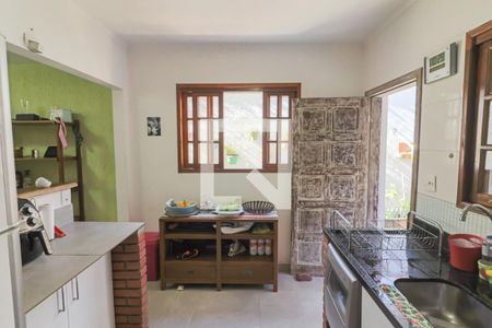 Casa à venda com 125m², 2 quartos e 2 vagas Casa à venda com 125m², 2 quartos e 2 vagasCozinha