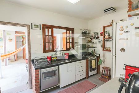 Casa à venda com 125m², 2 quartos e 2 vagas Casa à venda com 125m², 2 quartos e 2 vagasCozinha