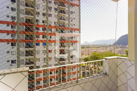 Vista da Sala/Cozinha de apartamento à venda com 2 quartos, 60m² em Itanhangá, Rio de Janeiro