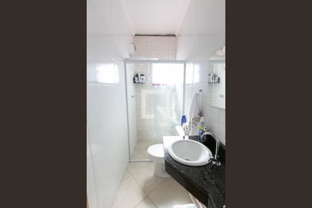 Casa à venda com 60m², 2 quartos e 2 vagas Casa à venda com 60m², 2 quartos e 2 vagasBanheiro da Suíte 1