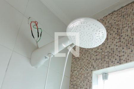 Casa à venda com 60m², 2 quartos e 2 vagas Casa à venda com 60m², 2 quartos e 2 vagasChuveiro