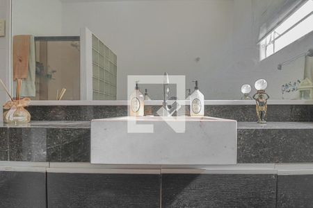 Apartamento à venda com 180m², 3 quartos e 2 vagasBanheiro Quarto Suíte