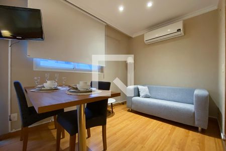 Sala de kitnet/studio para alugar com 1 quarto, 37m² em Barra da Tijuca, Rio de Janeiro