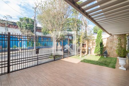 Casa à venda com 303m², 4 quartos e 4 vagasGaragem