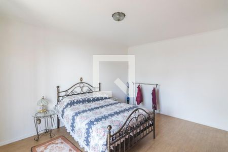 Casa à venda com 303m², 4 quartos e 4 vagasQuarto 4